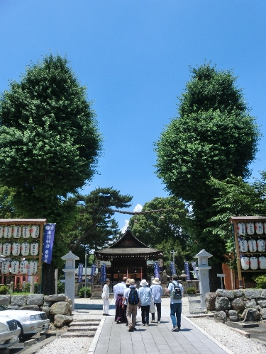 984-よど神社　拝殿に向かう.JPG